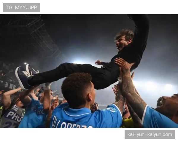 官方：那不勒斯与队长迪洛伦佐完成续约，新合同至2028年